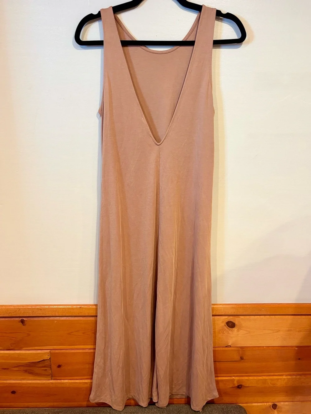 Double Zero Boutique Tan Deep V-Back Lightweight Maxi Dress NWT Women's Small